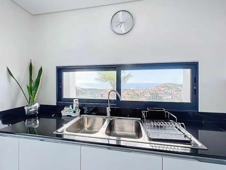 Villa Ribeiro Real 12 A Camara de Lobos