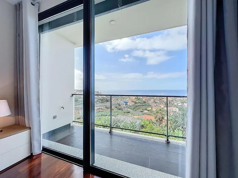 Villa Ribeiro Real 12 A Camara de Lobos